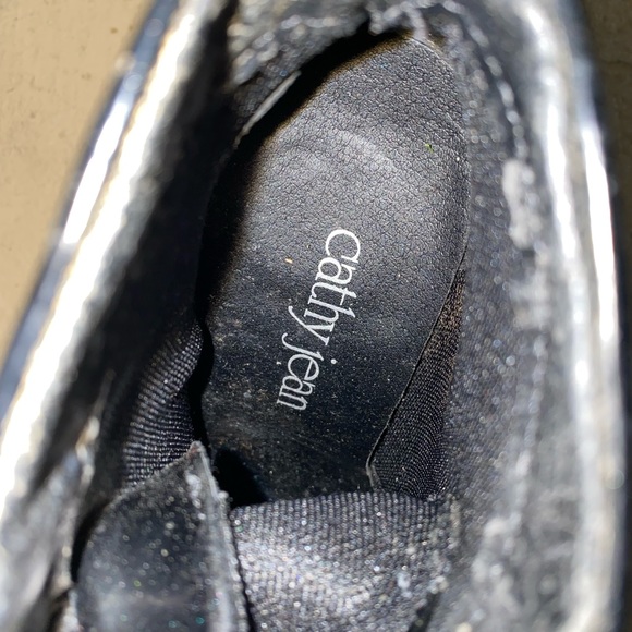 Size 5 Cathy Jean Black Laced Up Booties - Picture 2 of 2